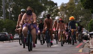 Afrique du Sud: des cyclistes nus pour sensibiliser à la crise climatique