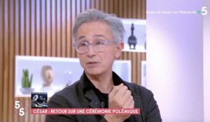 C à vous : Thierry Lhermitte "regrette" son discours lors des César 2021 (vidéo)