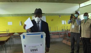 Législatives en Côte d'Ivoire: Ouattara vote à Abidjan