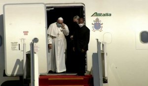 Le pape atterrit en Irak pour une visite historique