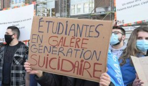 Covid-19: des étudiants manifestent à Bruxelles contre la précarité