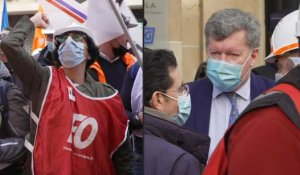 OPA: des salariés de Suez manifestent devant le siège de Veolia