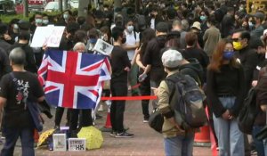 Hong Kong: des partisans pro-démocratie en soutien de leaders comparaissant au tribunal