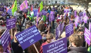 Paris: départ de la manifestation pour le droit des femmes