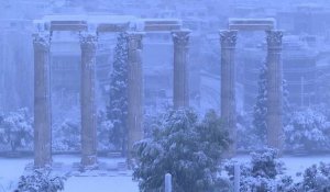 Grèce : Athènes se réveille sous la neige