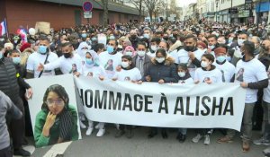 Marche blanche en mémoire d'Alisha, 14 ans, frappée et jetée dans la Seine