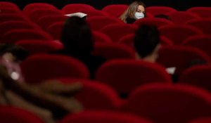 France : des séances de cinéma "clandestines" pour prouver que les salles obscures sont sûres