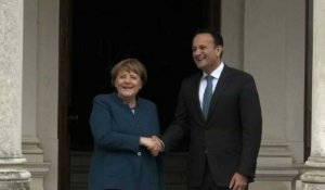 Le Premier ministre irlandais reçoit Angela Merkel à Dublin