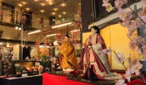 Japon: soies, sceptres et objets sacrés pour le nouvel empereur