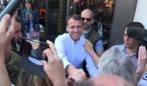 E. Macron s'offre un bain de foule au Touquet