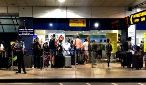 Des touristes quittent le Sri Lanka au lendemain des attentats