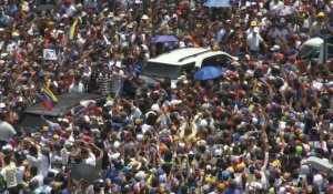 Le convoi de Guaido arrive à la manifestation du 1er mai