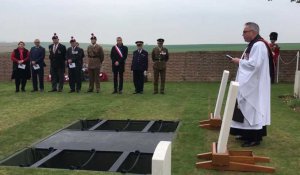 Ovillers-la-Boisselle: inhumation de deux soldats britanniques inconnus