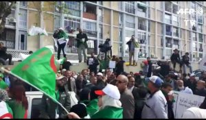 Des Algériens manifestent contre le nouveau président par intérim