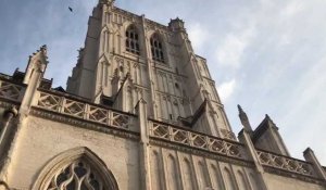 Les cloches de la cathédrale de Saint-Omer sonnent en l'honneur de Notre-Dame de Paris