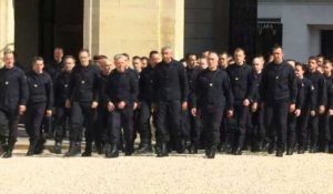 Macron reçoit les pompiers intervenus à Notre-Dame