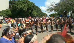 Brésil: les communautés indigènes manifestent contre Bolsonaro