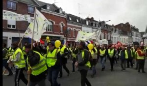 Les Gilets jaunes manifestant à Saint-Quentin le samedi 27 avril 2019