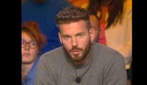 M. Pokora absolument gêné par la boulette de Eve Angeli !