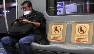 Coronavirus: balisage de distanciation dans le métro de Milan