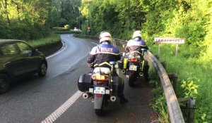 Opération de contrôle de vitesse par l'unité motocycliste des Hauts-de-France sur la rocade nord-ouest près de Lille.