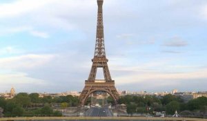 Covid-19: la Tour Eiffel illuminée en hommage aux soignants