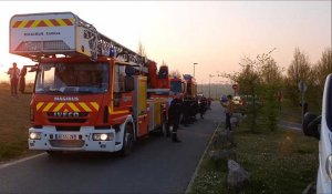 Les pompiers de Bruay-Houdain rendent hommages aux soignants de la clinique de Divion