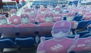 Taïwan: robots et mannequins en tribune pour la saison de baseball