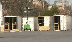 New York: des conteneurs et camions frigorifiques aménagés pour faire office de morgues provisoires