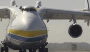 Ukraine: le plus gros avion du monde arrive de Chine avec du matériel médical