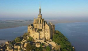 Coronavirus: le Mont-Saint-Michel, rocher fantôme, vu du ciel