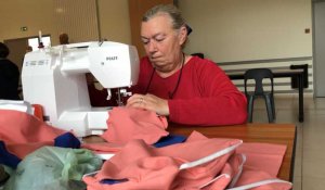 Les petites mains bénévoles s'activent pour fabriquer des masques à Saint-Père-en-Retz