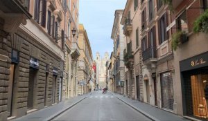Rues désertes à Rome, où la vie s'est arrêtée pour endiguer le Covid-19