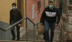 Coronavirus: dans le Vieux-Nice, des jeunes font les courses des anciens
