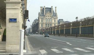 Coronavirus: à Paris, la rue de Rivoli quasi-déserte aux premières heures de confinement