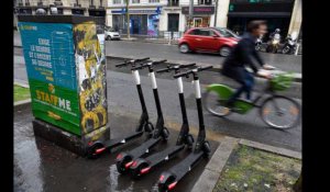 Les trottinettes électriques interdites de stationnement sur les trottoirs parisiens