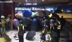 Hong Kong : face-à-face violent entre manifestants et forces de l'ordre