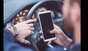 Utiliser son téléphone au volant coûtera peut-être bientôt une suspension de permis