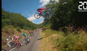 Le Rewind: Un vététiste saute au dessus du peloton du Tour de France