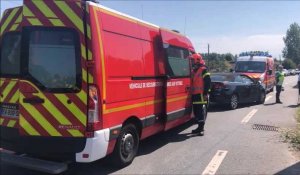 Accident de la route entre deux véhicules à Dennebroeucq