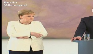 Allemagne: Angela Merkel de nouveau prise de tremblements