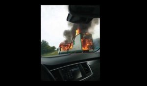 Un camion en feu sur l'A26