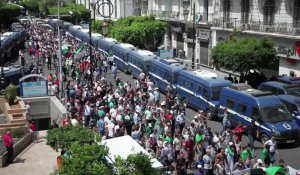 Des Algériens manifestent pour la 21e fois consécutive contre le régime