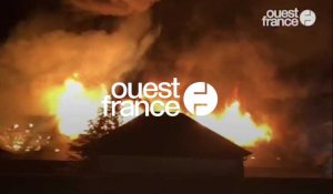 Un violent incendie ravage le haras de Saint-Lô, la ville sous le choc
