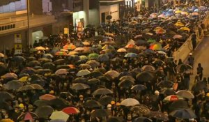 Les manifestants de Hong Kong restent dans les rue