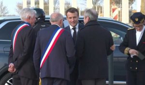 Visite dans la Somme: arrivée de Macron au pôle multifonctions de Nesle
