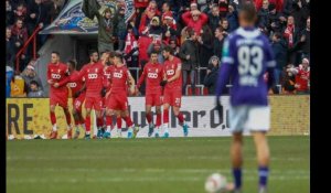 Standard - Anderlecht (1-1): les Mauves sauvés par Van Crombrugge