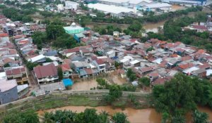 Inondations en Indonésie: le bilan s'élève à au moins 23 morts