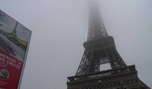 Tour Eiffel fermée: des touristes désabusés mais compréhensifs