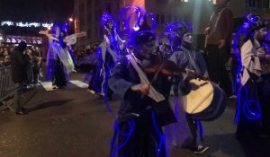 Saint-Nicolas fait son défilé dans les rues de Boulogne 